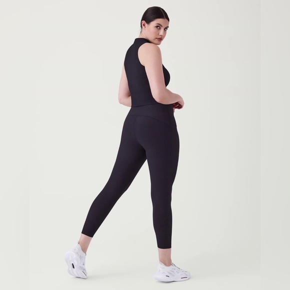 SPANX Booty Boost Active Contour Rib 7/8 Leggings in Very Black - Picture 3 of 9